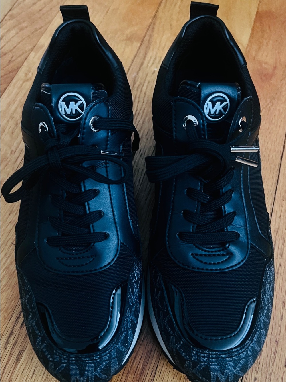 New Women Shoes MICHAEL KORS Wilma Trainer Canvas Black white sneaker Sz 7.5